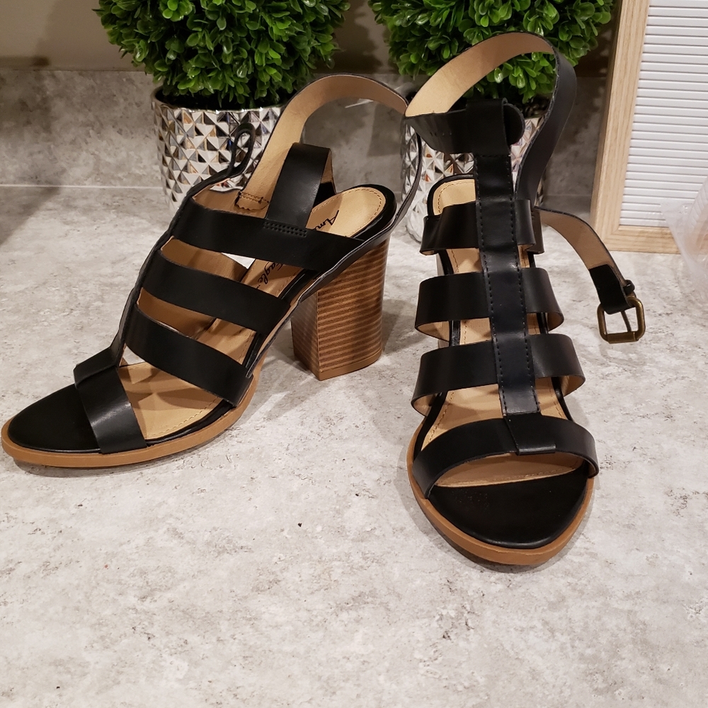 Black wedge
